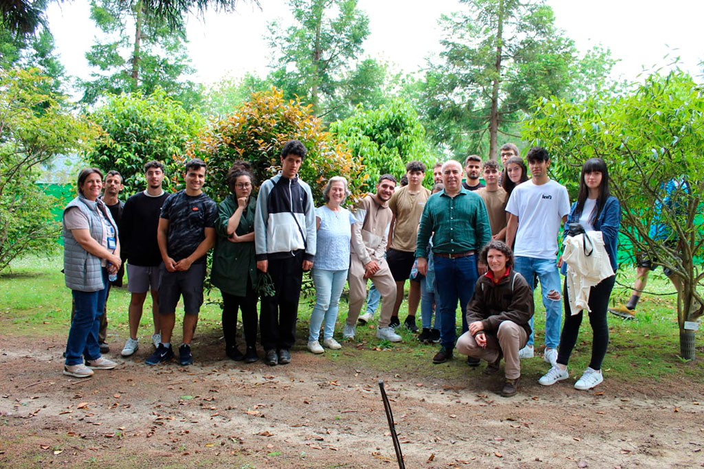 Javier Tourís recibe en Areeiro a un grupo de alumnos do Ciclo Superior de Xestión Forestal e do Medio Natural do CFEA de Lourizán
